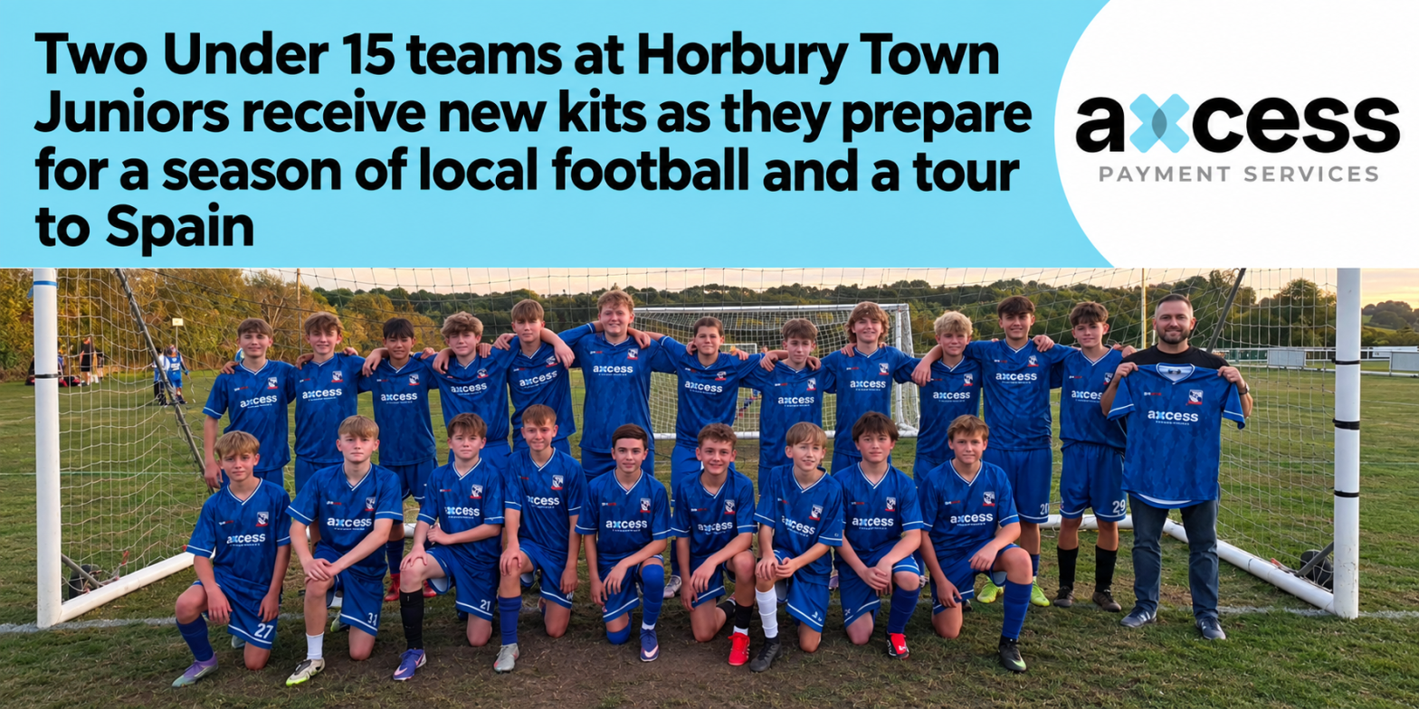 Players from Horbury Town Juniors’ Under 15 teams show off their new Axcess Payment Services-sponsored kits alongside Mark Hammond, Merchant Support Manager at Axcess Payment Services.